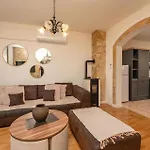 公寓 2 Bedroom Stunning In 扎达尔