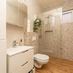 2 Bedroom Stunning In 公寓 *