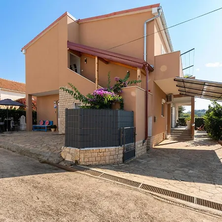 2 Bedroom Stunning In זאדאר