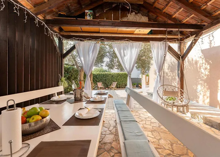 2 Bedroom Stunning In Apartamento