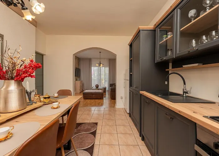 דירה 2 Bedroom Stunning In