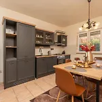 Daire 2 Bedroom Stunning In