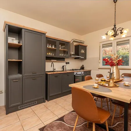 Appartamento 2 Bedroom Stunning In