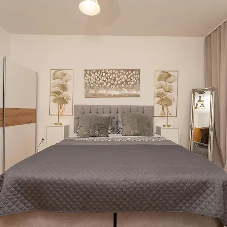 Appartamento 2 Bedroom Stunning In Zara