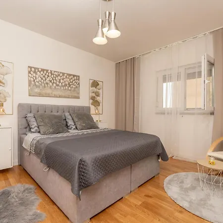 2 Bedroom Stunning In