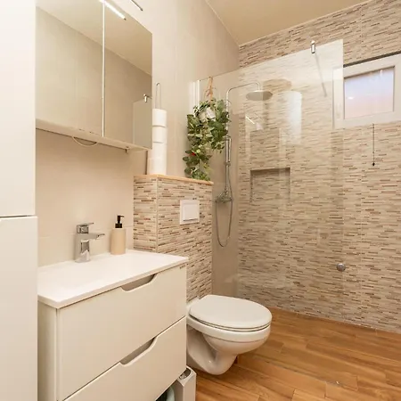 2 Bedroom Stunning In Appartamento *