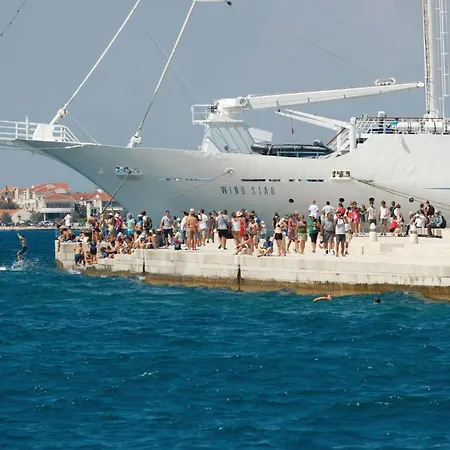 2 Bedroom Stunning In * Zara