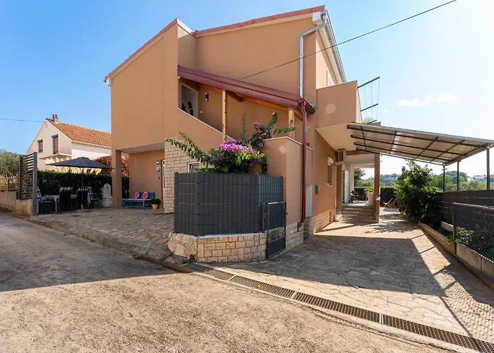 2 Bedroom Stunning In Zadar