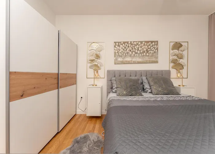 2 Bedroom Stunning In Lägenhet *