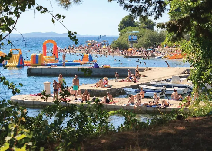 2 Bedroom Stunning In Lägenhet *